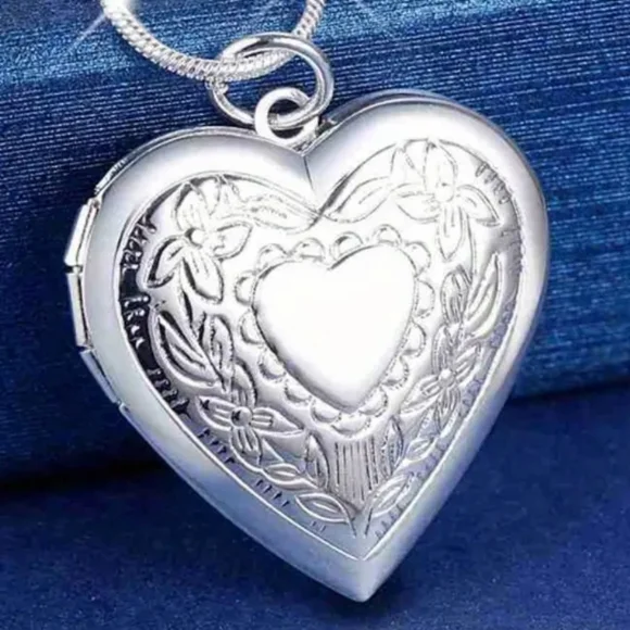 Heart-Shaped Locket - Picture 1 of 4